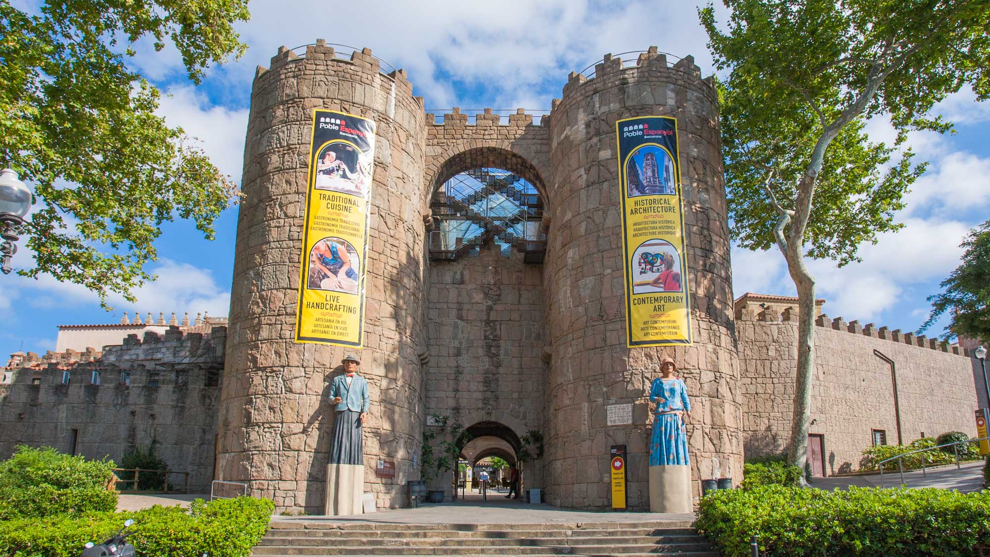 Partir pour un jeu de piste dans le Poble Espanyol ...